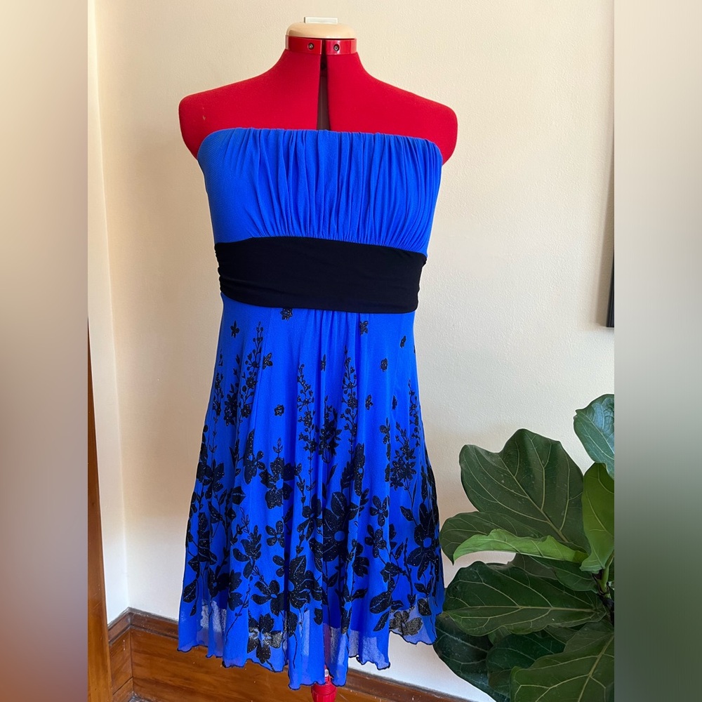 Exquisite feminine sexy short strapless dress